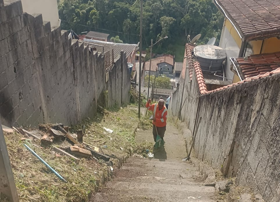 Zeladoria intensifica frentes de trabalho em diversos bairros de Ribeirão Pires