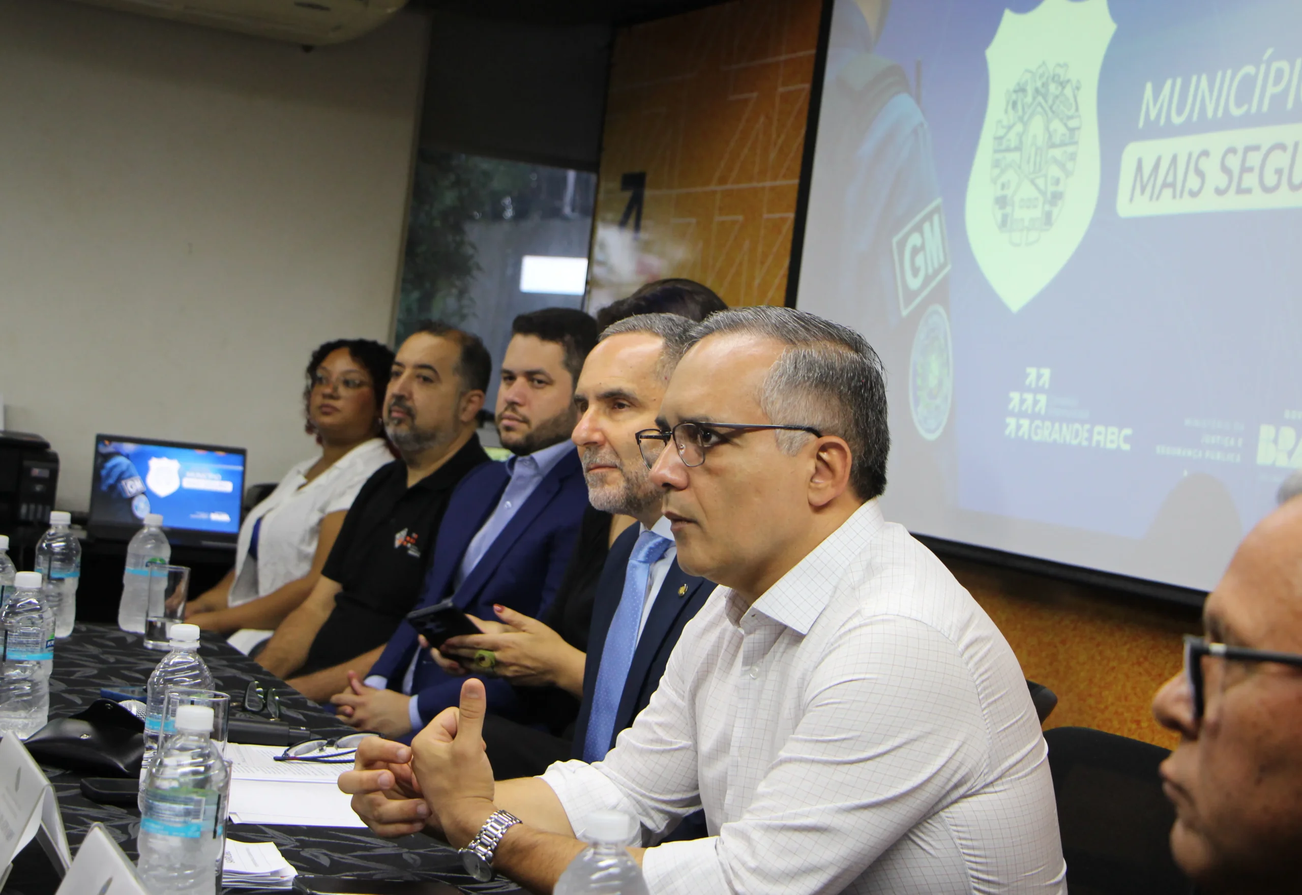 Consórcio ABC conquista R$ 5,1 milhões e entrega 3,6 mil armas as GCMs da região