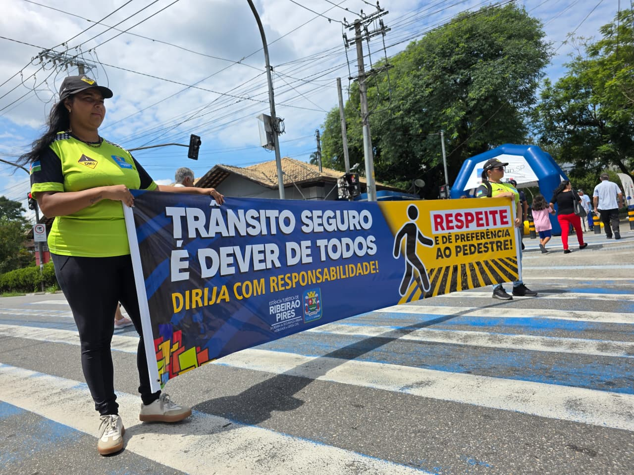 Ribeirão Pires e DETRAN-SP realizam campanha ‘Sinal de Respeito’ em campanha de conscientização aos pedestres