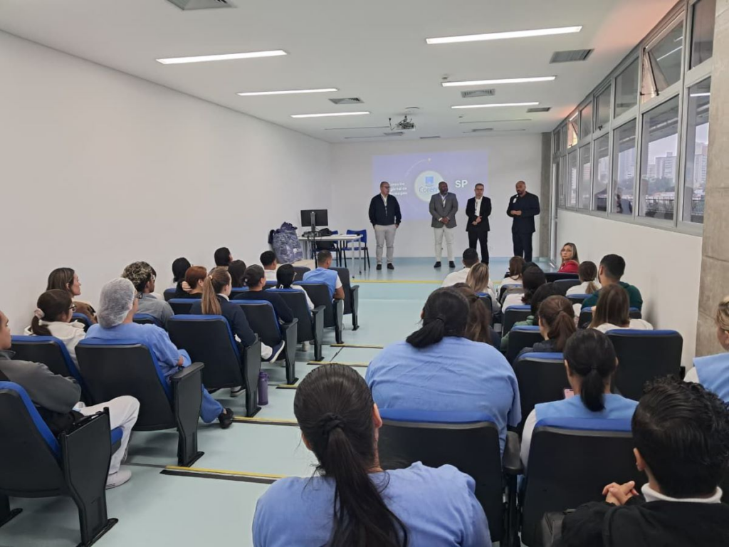 Coren-SP realiza palestra no Hospital de Urgência de São Bernardo sobre registros de enfermagem, ética profissional e segurança jurídica.