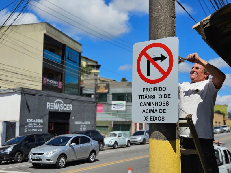 Prefeitura de Ribeirão Pires implanta novas regras para circulação de caminhões na região central