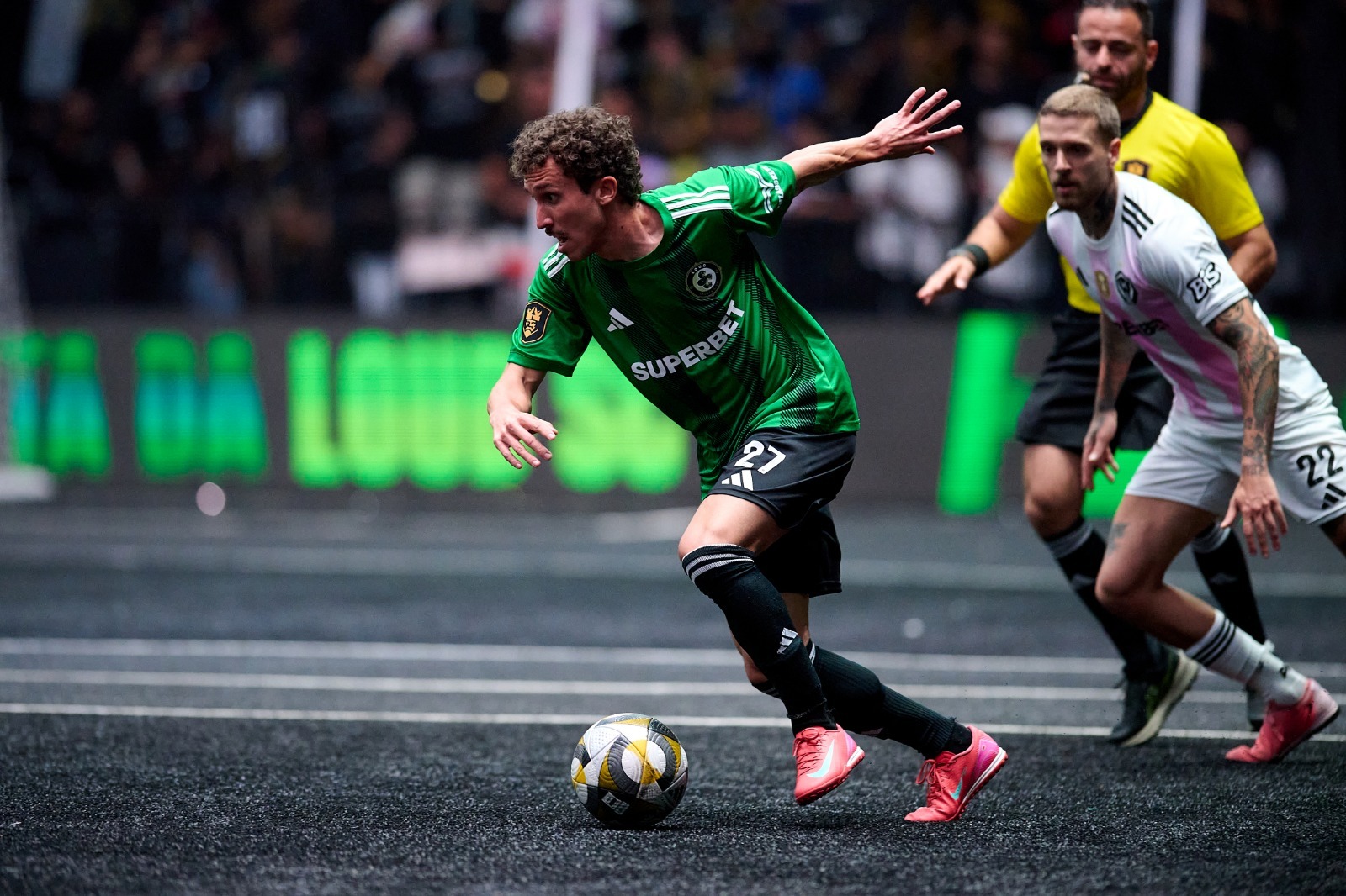 Conheça Viana, jogador de Ribeirão Pires, que é destaque da Kings League