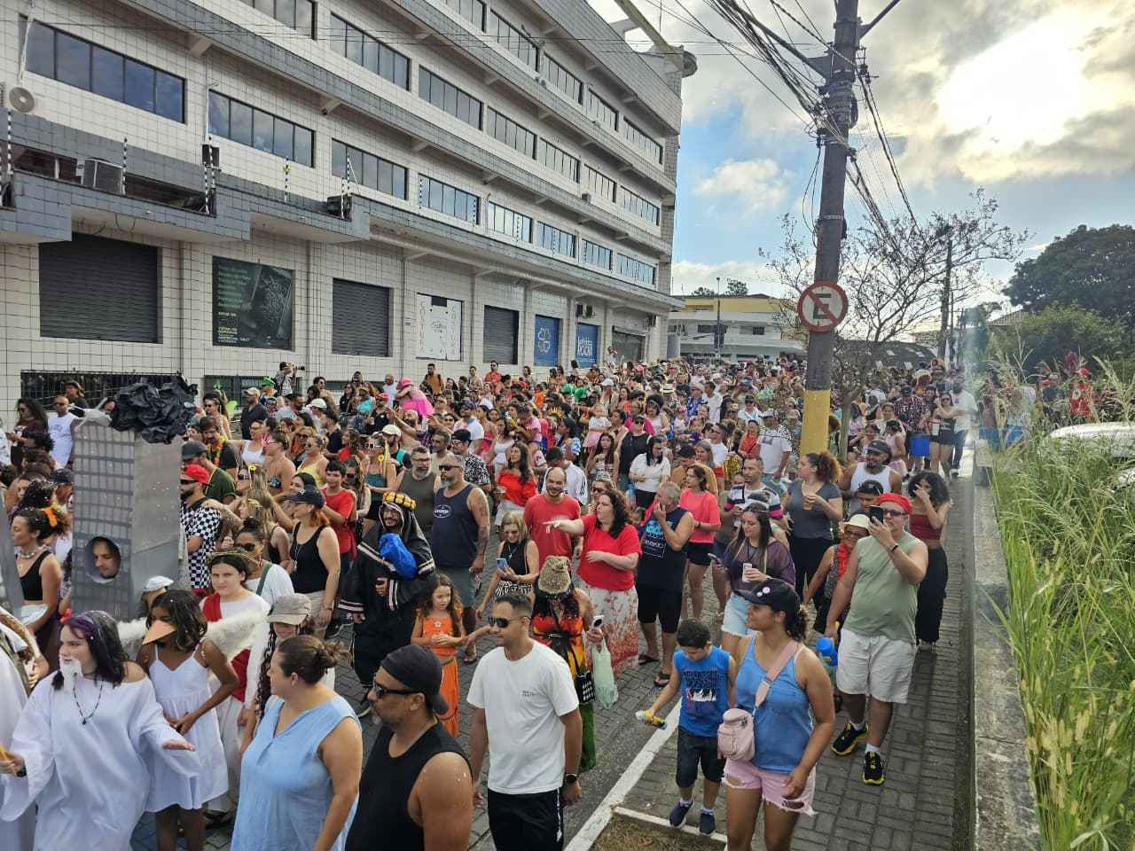 Bloco dos Gêmeos agitou região cental Ribeirão Pires neste domingo (15)