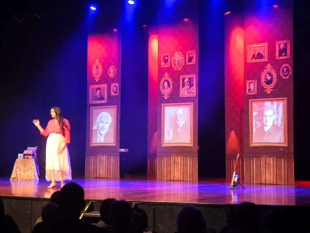 “Olha só, hein?!” – bordão colou em stand up da Dra. Rosangela em Mauá 