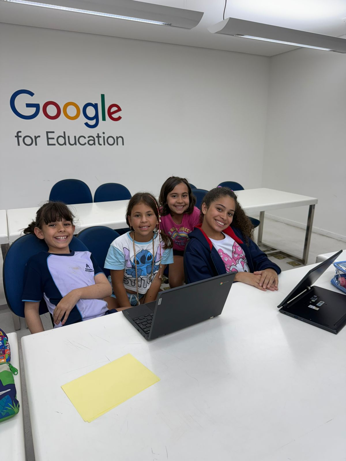 Projetos de alunas da EMNOVA de São Caetano avançam em programa internacional de tecnologia e inovação