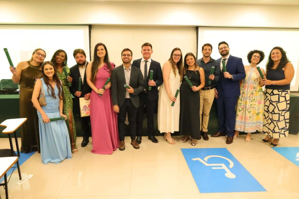 Mauá forma 13 novos especialistas pelo SUS que concluíram residência médica no Hospital Nardini