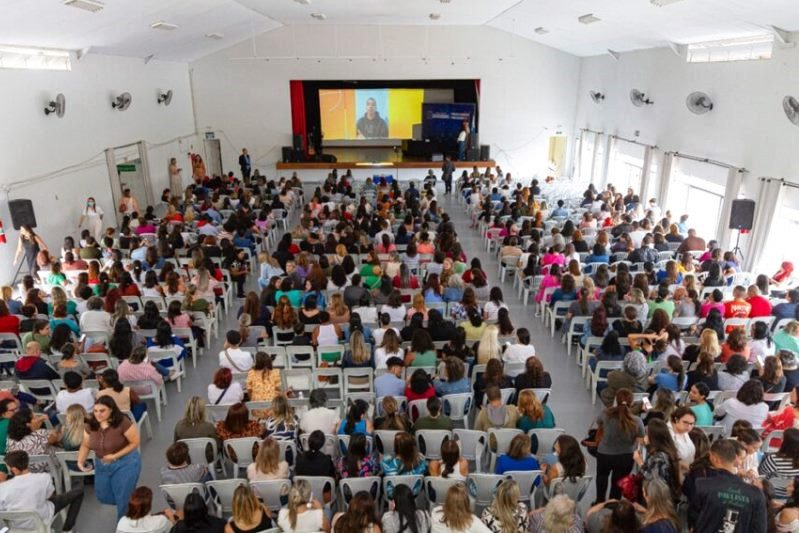 Encontros com educadores marcam início do ano letivo em Diadema