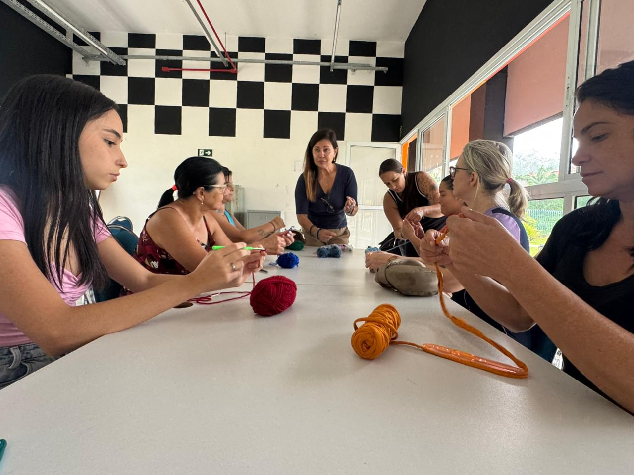 Projeto Fio Solidário realiza primeira oficina no CRAS Quarta Divisão