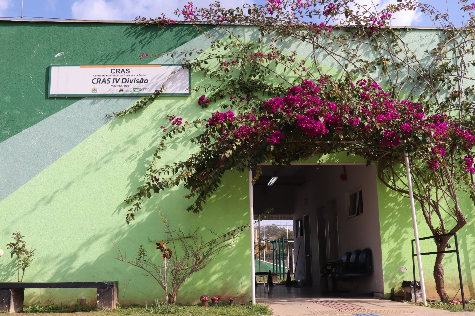 CRAS Quarta Divisão promove mutirão inédito de atendimento a imigrantes no território