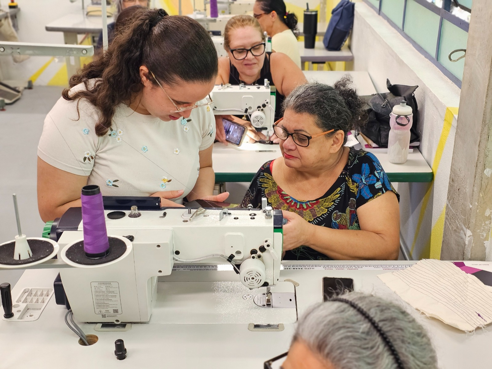 Fundo Social de Ribeirão Pires realiza aula inaugural do curso de Corte e Costura em parceria com o SENAI