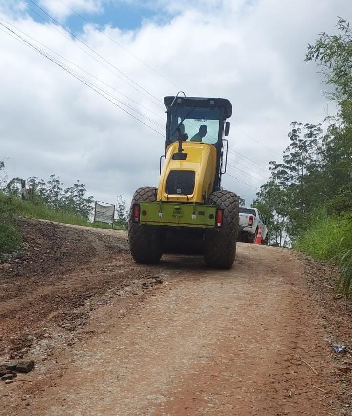 Ouro Fino recebe serviços de zeladoria em diversos pontos do bairro