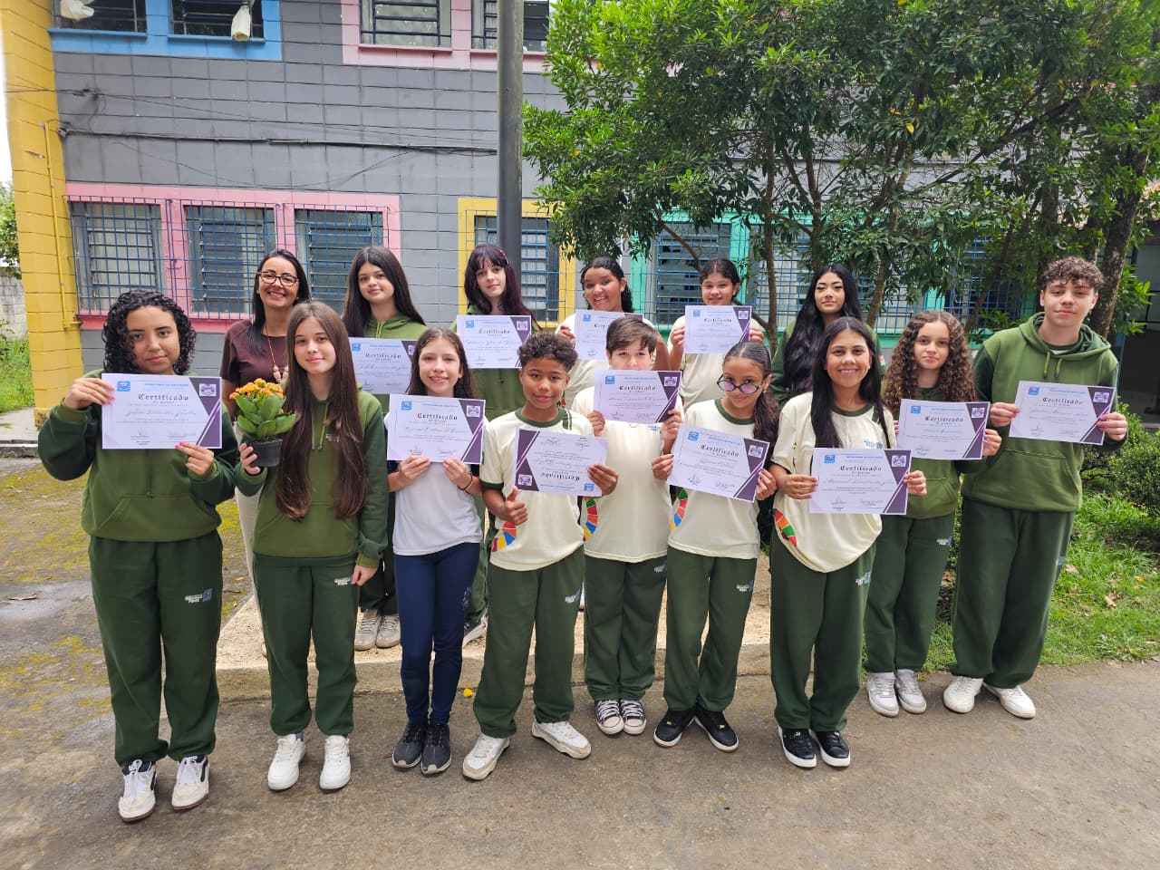 Alunos tomam posse no Grêmio Estudantil da Escola Sebastião Vayego de Carvalho, em Ouro Fino Paulista
