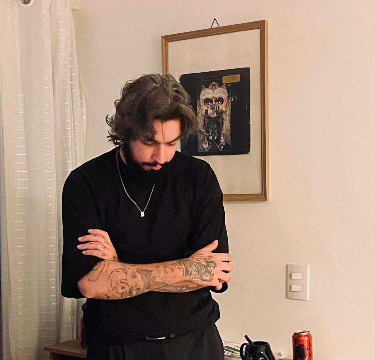 Keanu Oliveira: a arte como reflexão entre luz, sombra e inquietação