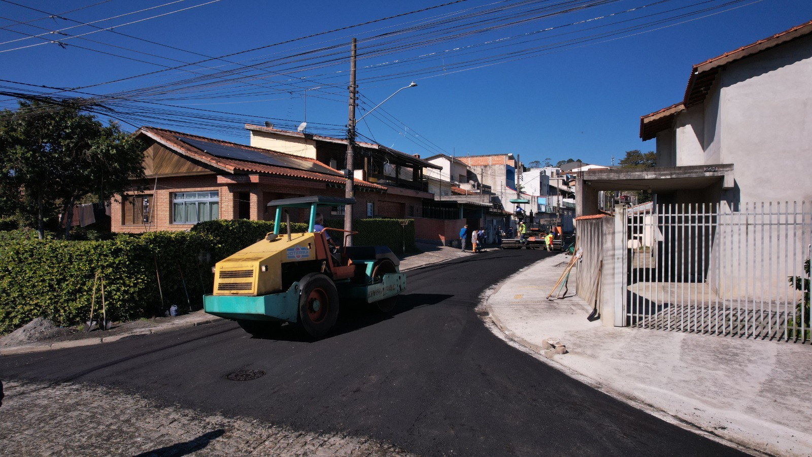 Prefeitura de Ribeirão Pires avança com pavimentação em trecho da Rua Recreio e Piracema