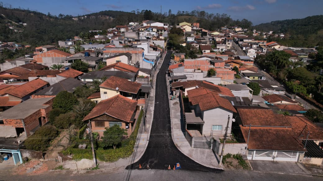Prefeitura de Ribeirão Pires avança com pavimentação na Quarta Divisão