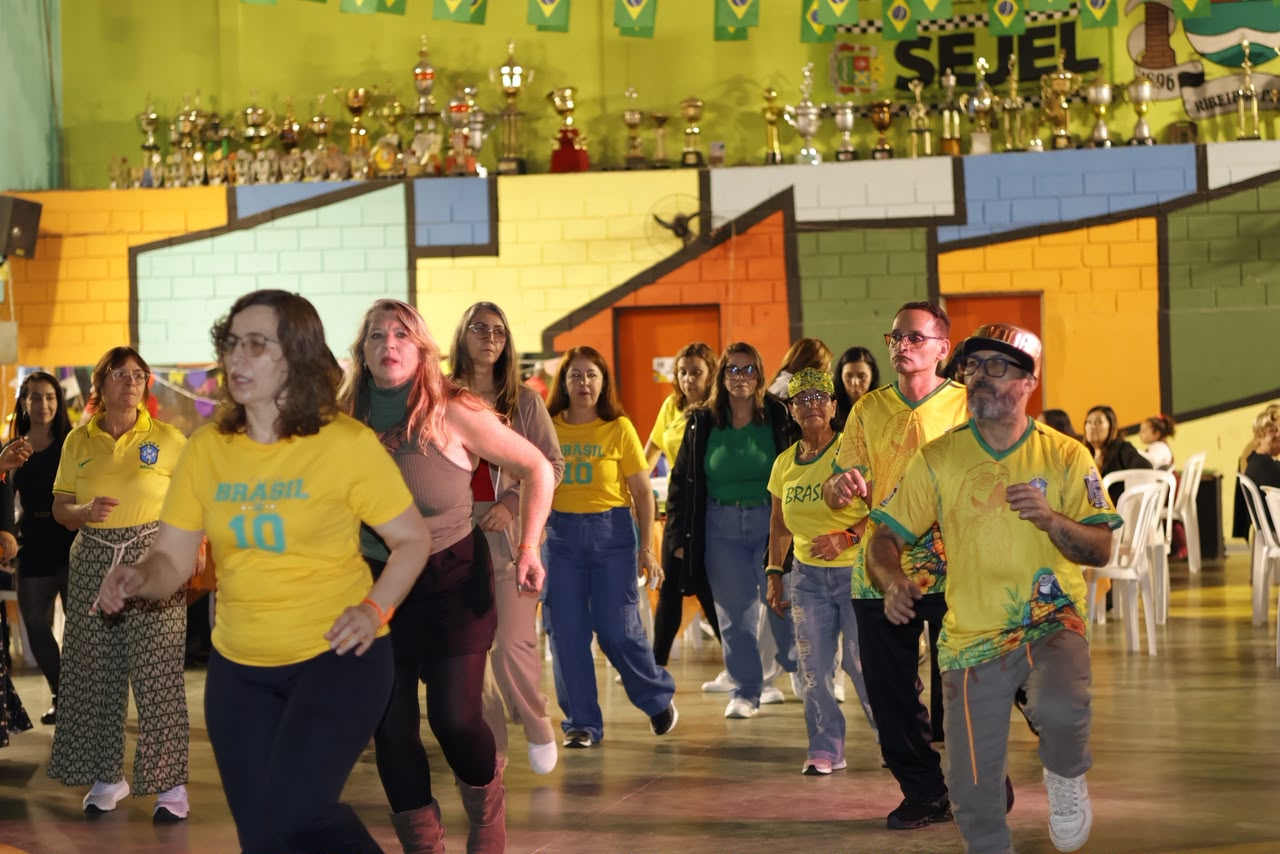 Baile Brasilidades reúne 200 pessoas em noite de cultura, música e solidariedade no CTT João Netto