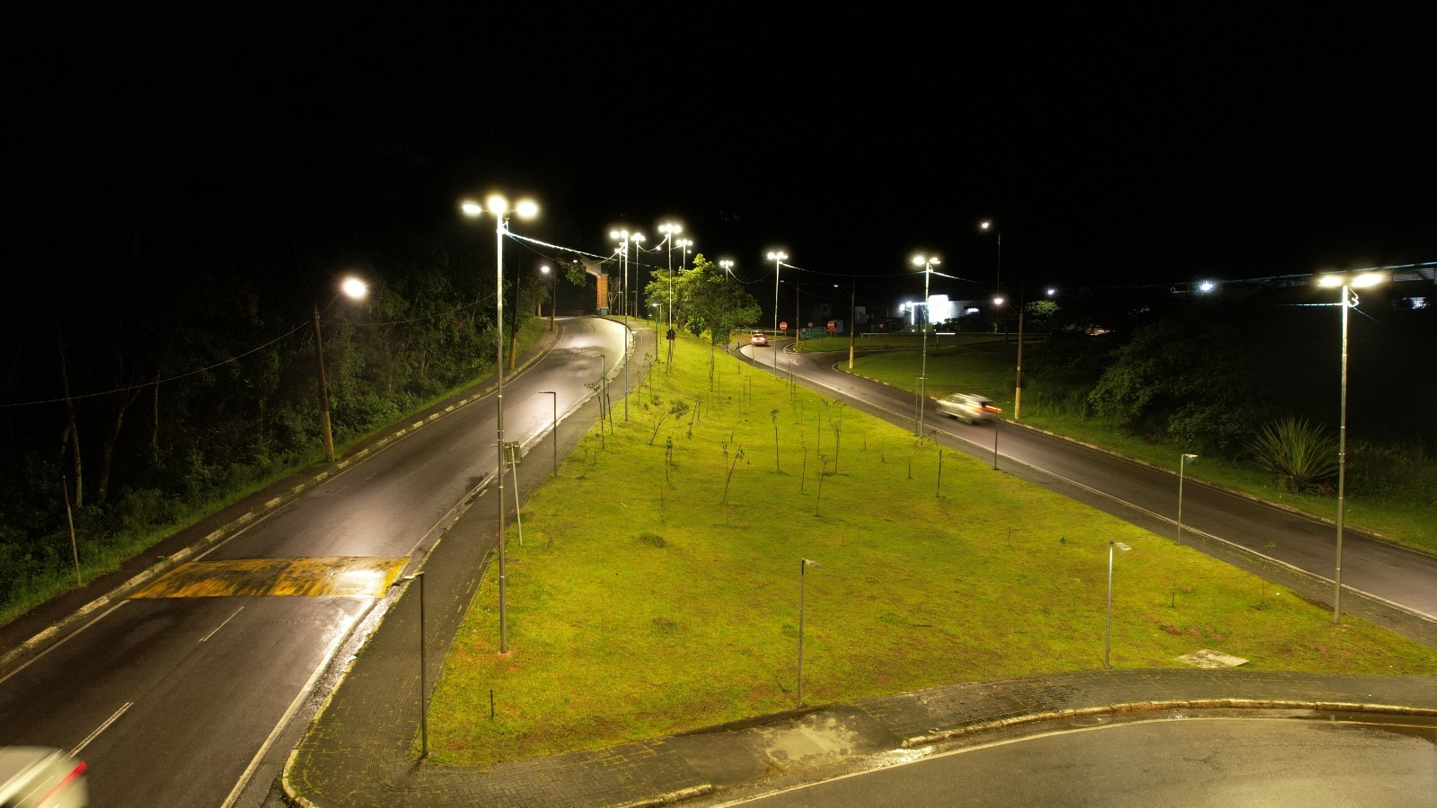 Ribeirão Pires inicia modernização da iluminação pública na Avenida Kaethe Richers